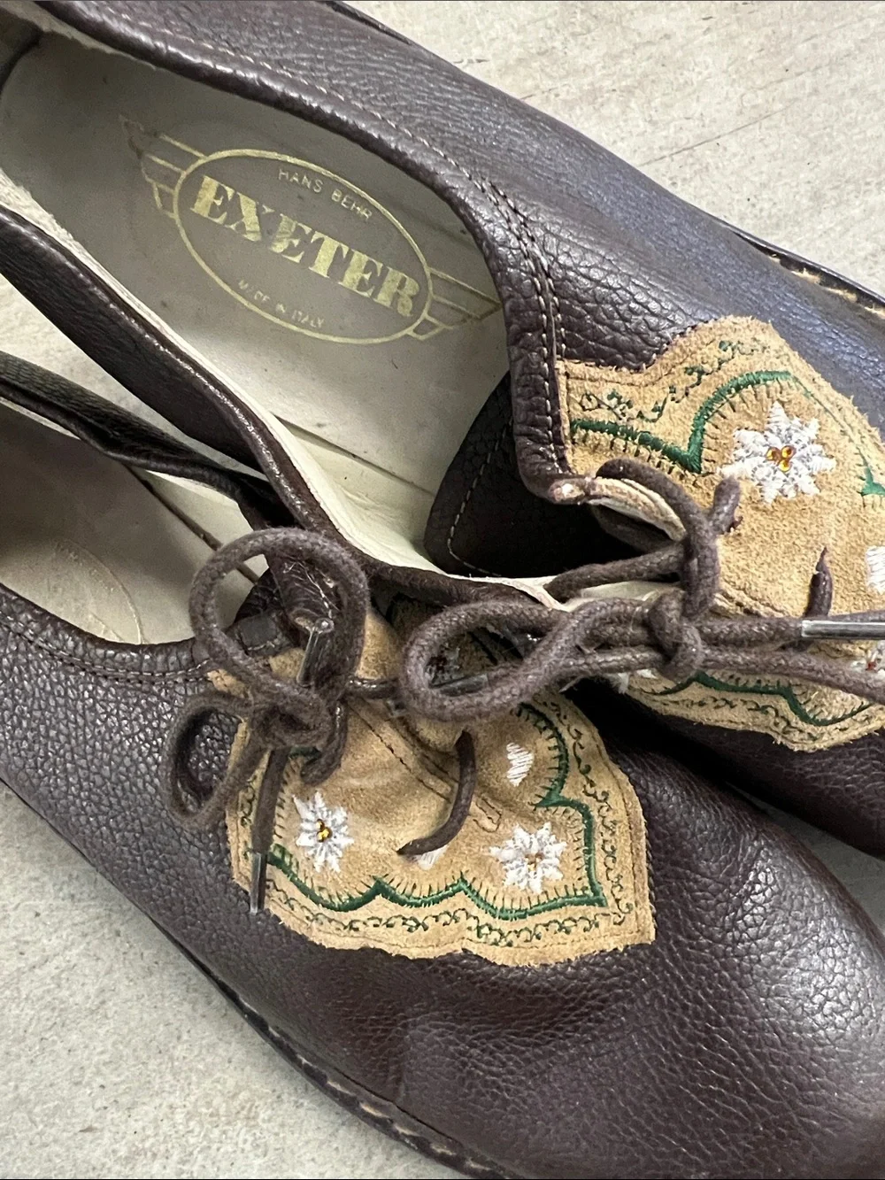 Brown Leather Women’s Lace-Up Flats with Embroidered Tan Accent